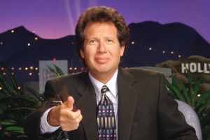 Garry Shandling stars in the acclaimed comedy series THE LARRY SANDERS SHOW, returning for its sixth season Sunday, March 15 (10:00-10:30 p.m. ET), exclusively on HBO.